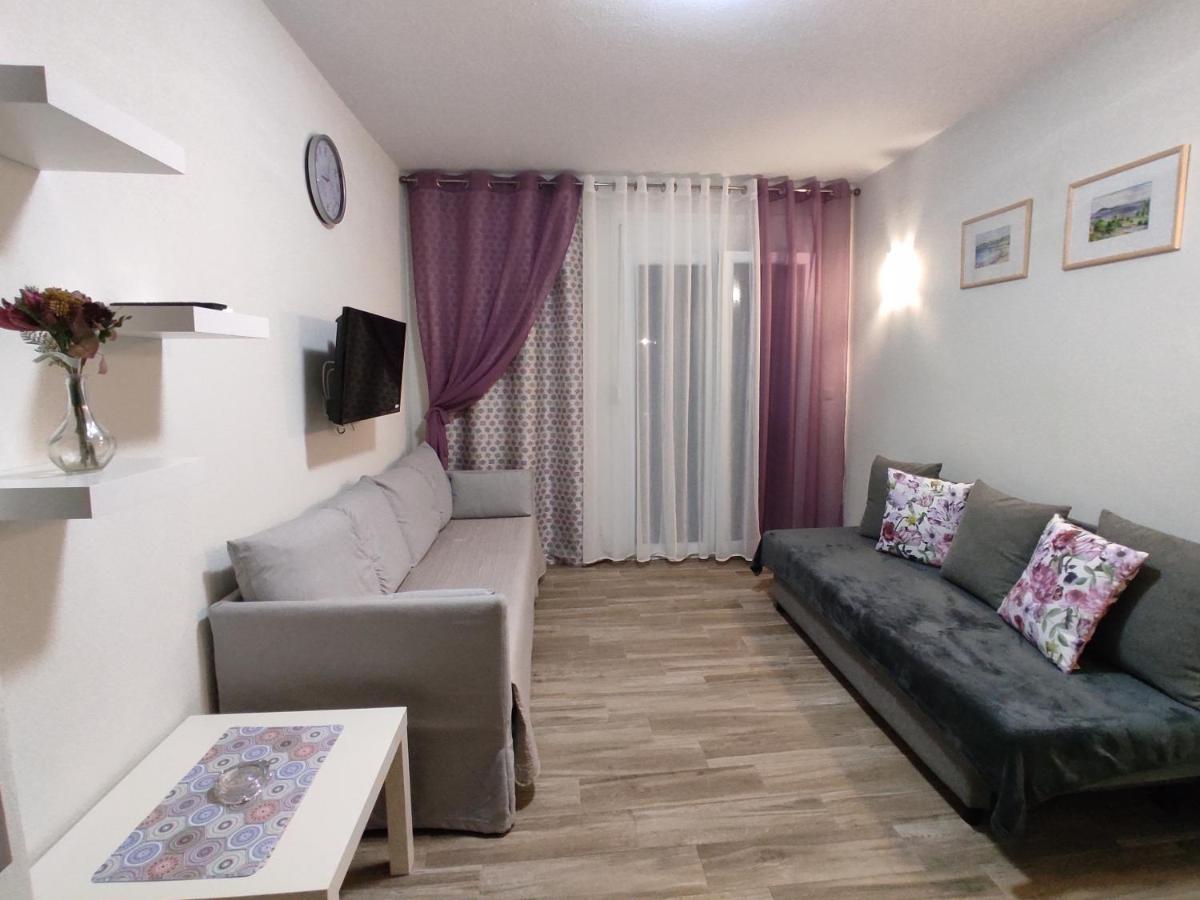 Royals Apartments Нікіті Екстер'єр фото